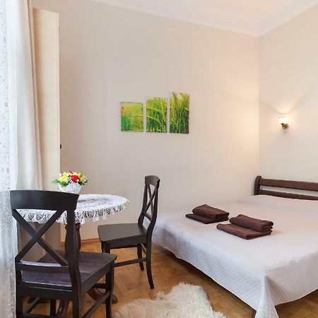 Apartments White House Lviv Luaran gambar