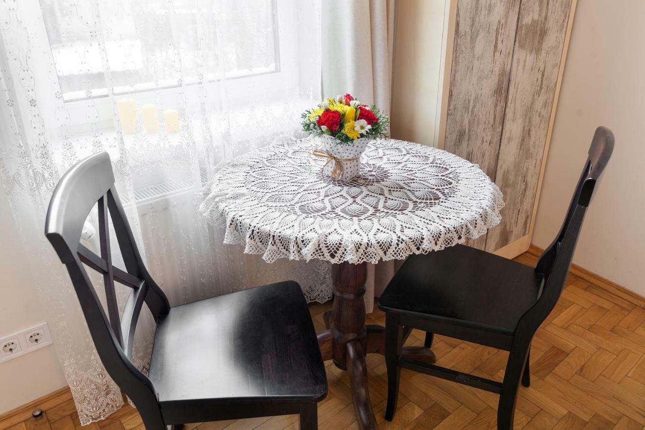 Apartments White House Lviv Luaran gambar