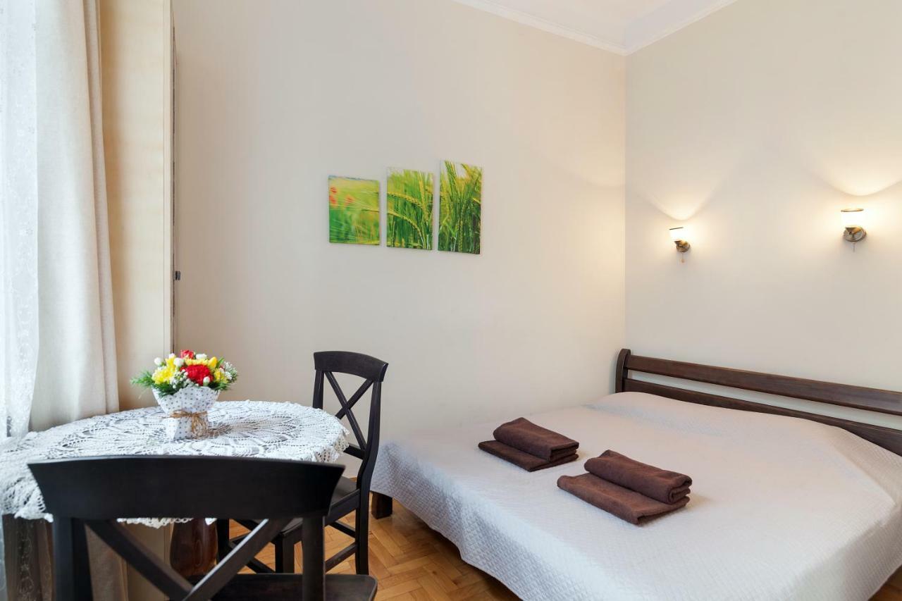 Apartments White House Lviv Luaran gambar