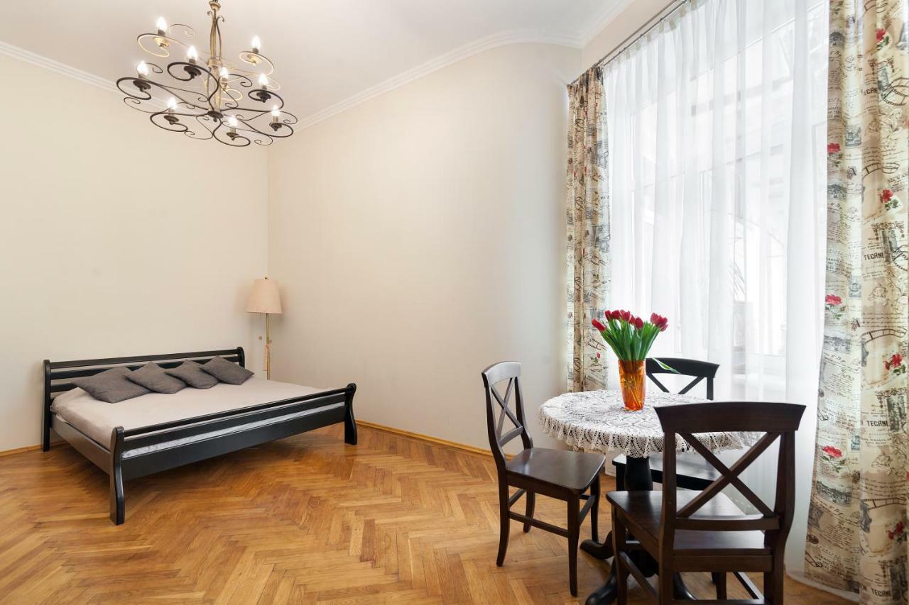 Apartments White House Lviv Luaran gambar