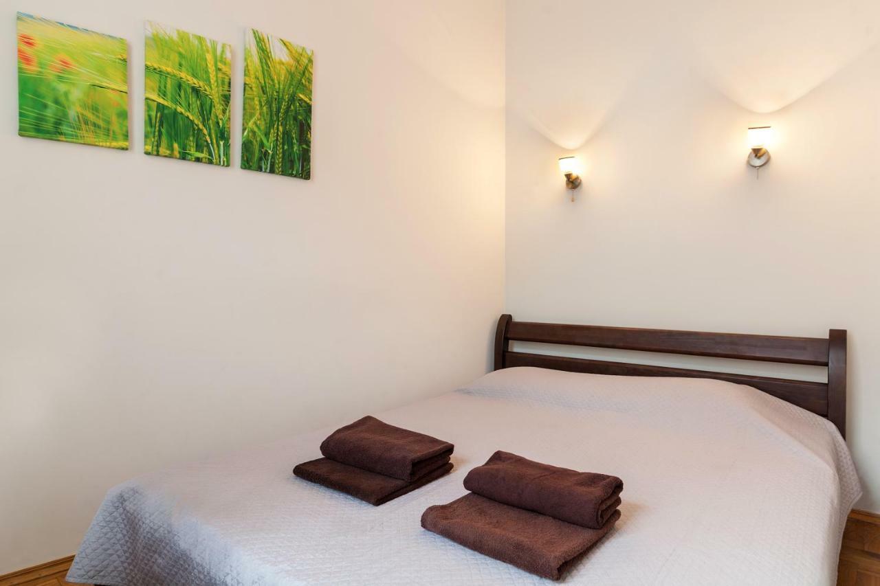 Apartments White House Lviv Luaran gambar