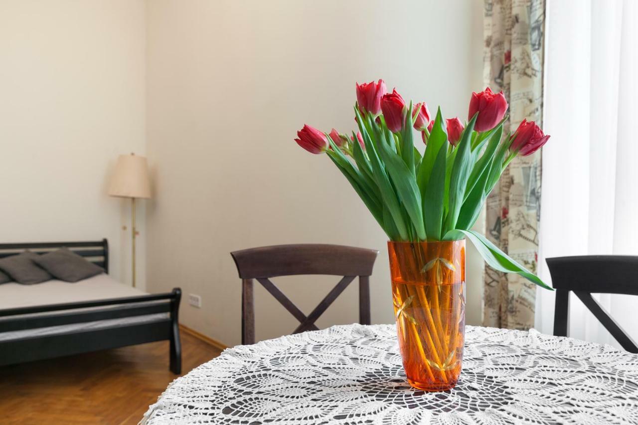 Apartments White House Lviv Luaran gambar